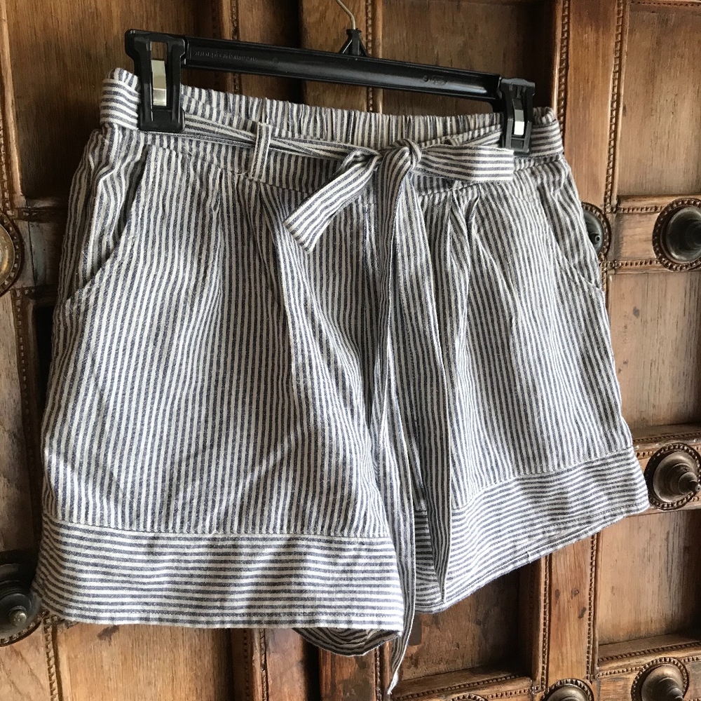 Striped, Tie front belted, high waist shorts.